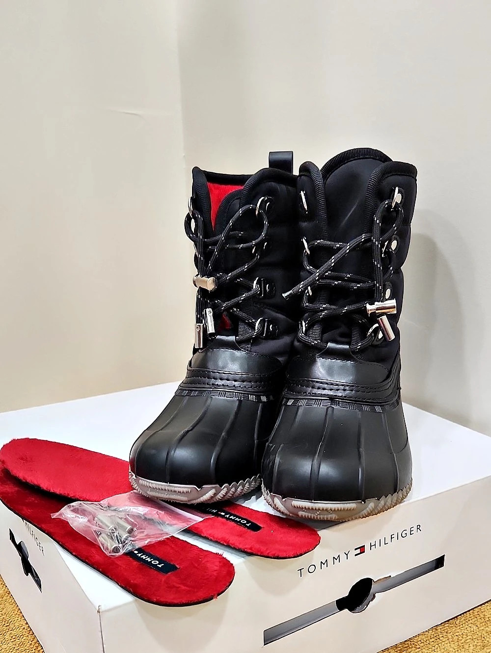 Tommy Hilfiger Raziel-M Black Winter Boots Women's 7